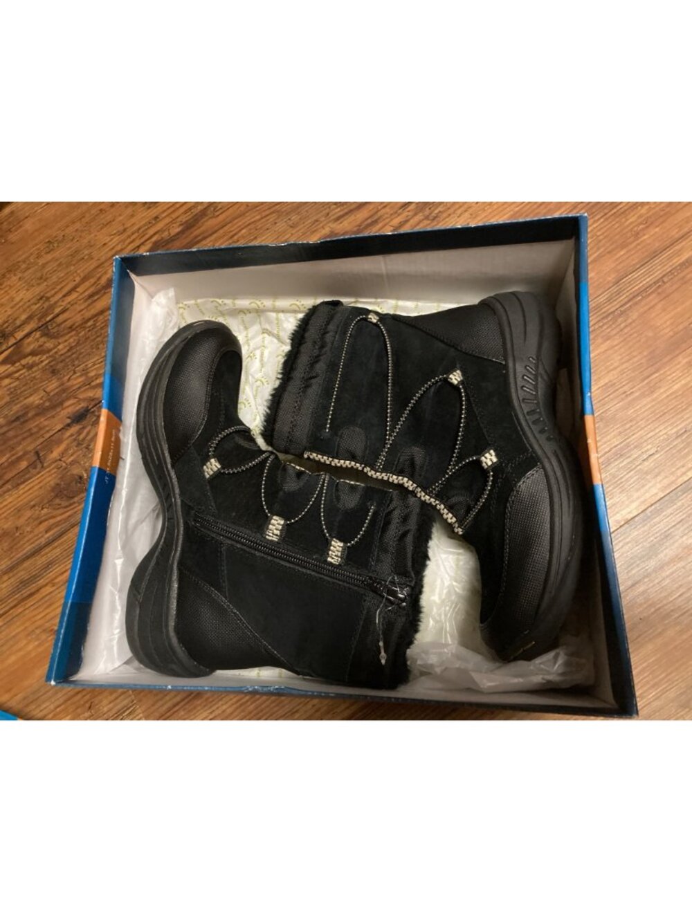 Baretraps Water Resistant Winter Boots Black Size 6 M - New in Box - Picture 9 of 11